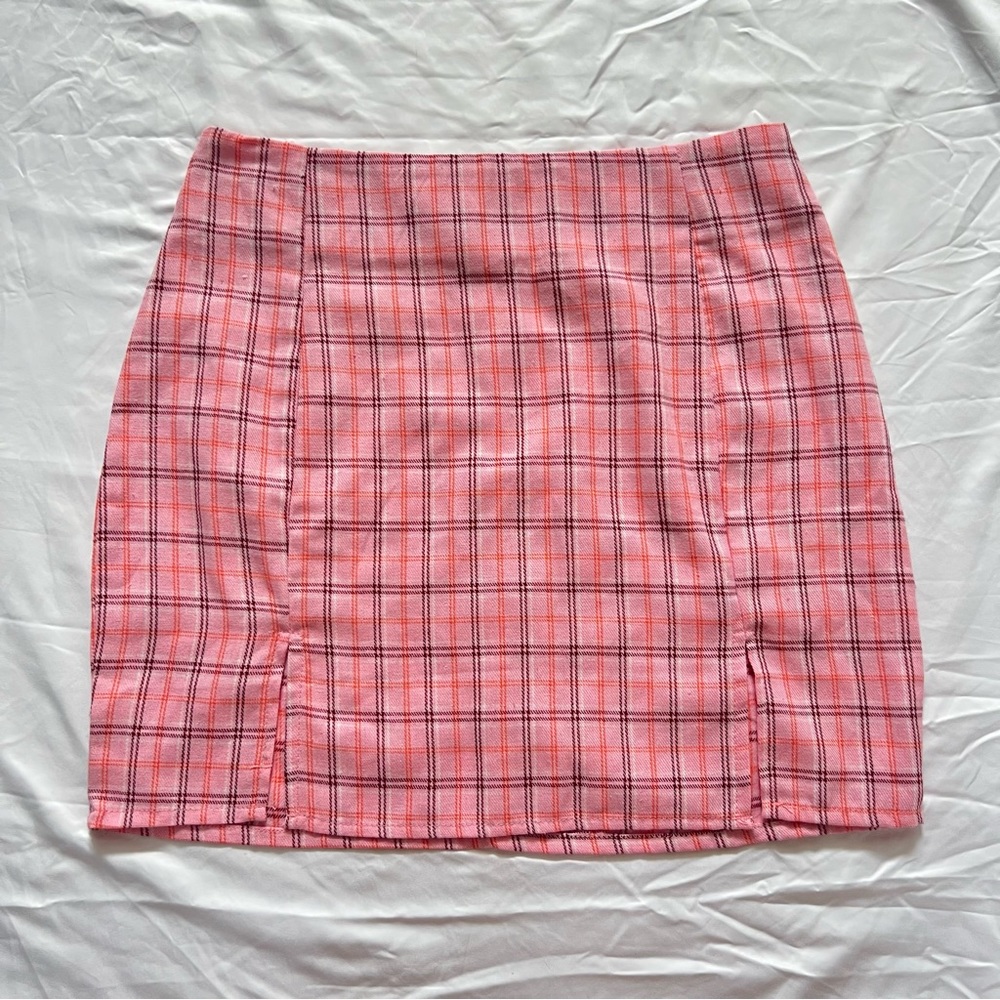Preppy pink and purple patterned mini skirt 🌸